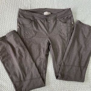 Athleta grey straight leg stretchy trouser pants